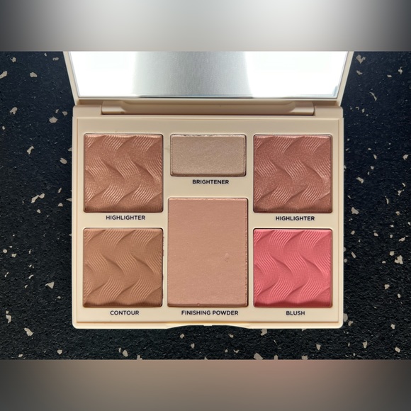COVER FX | Perfector Face Palette - Light to Medium - Picture 7 of 7